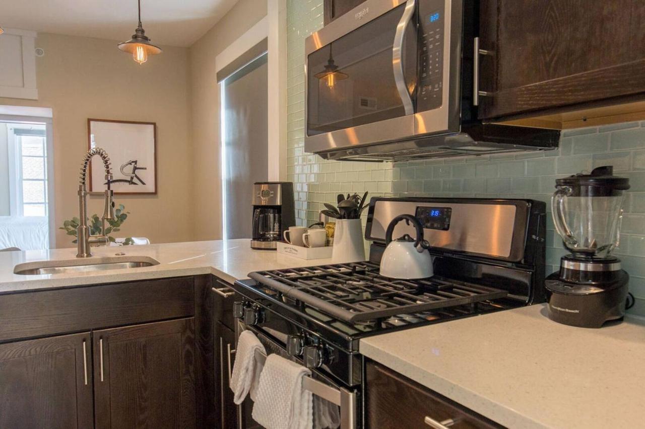 Modern & Cozy Philly Apartment - Perfect Location! Philadelphia Bagian luar foto